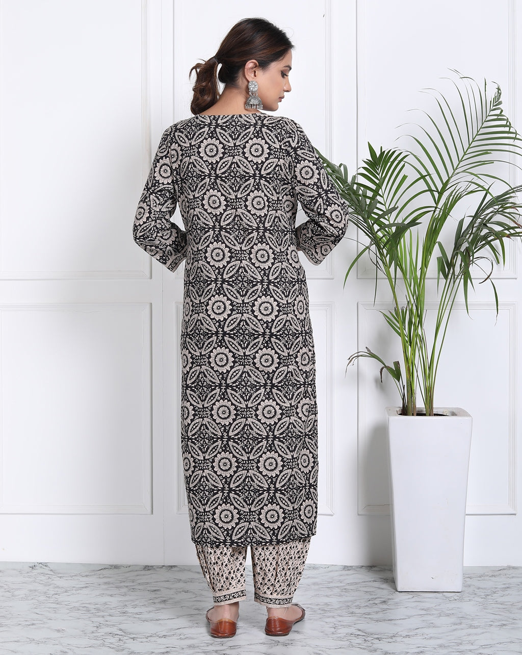 Black floral jaal suit set