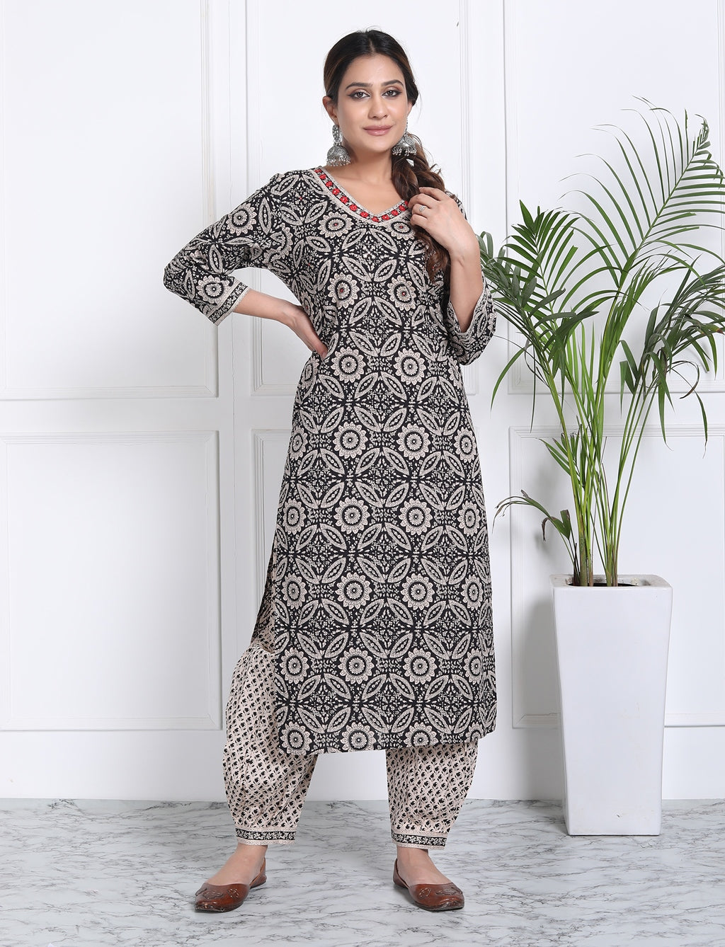 Black floral jaal suit set