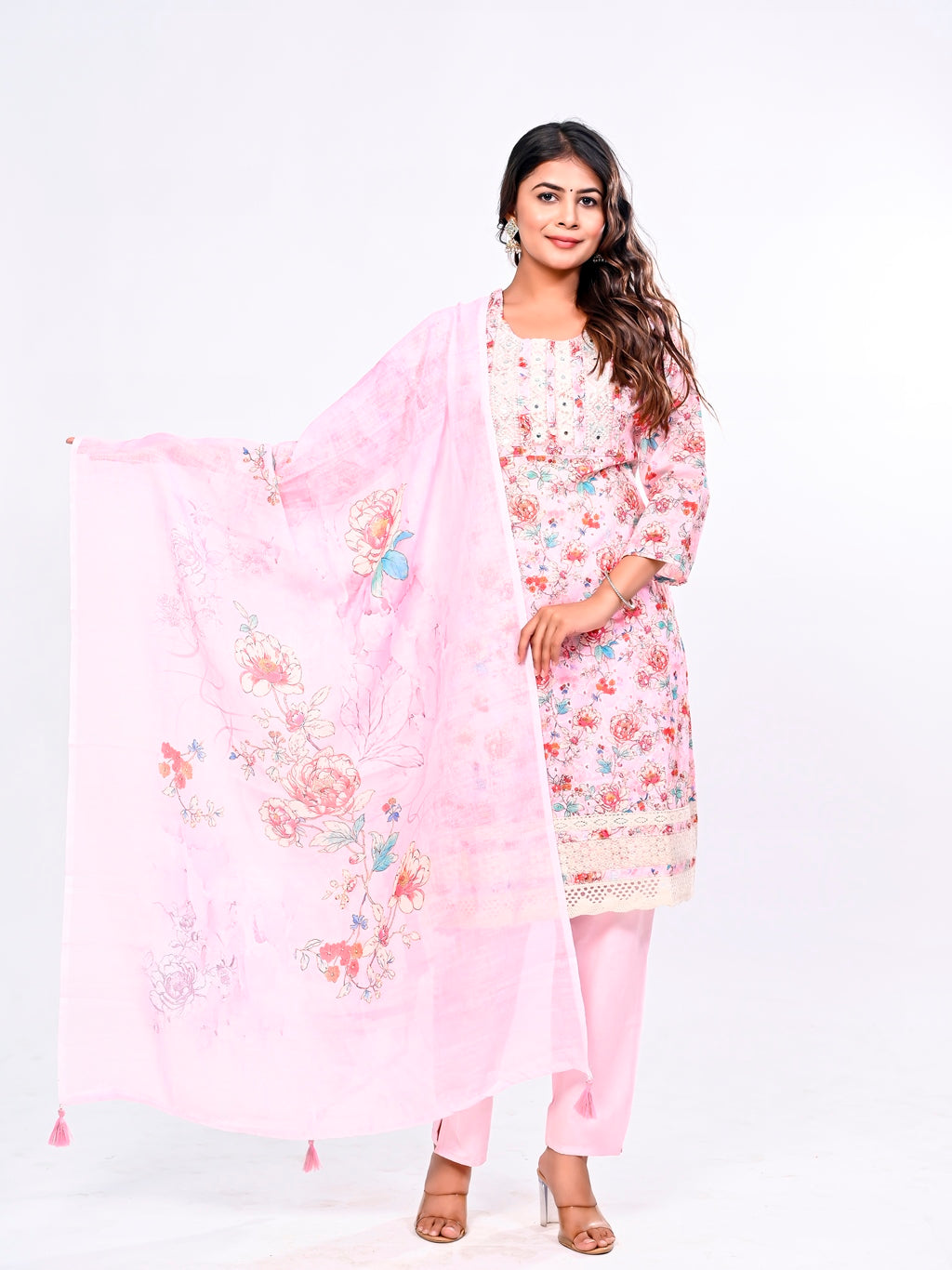 Gulabi phool jaal suit set